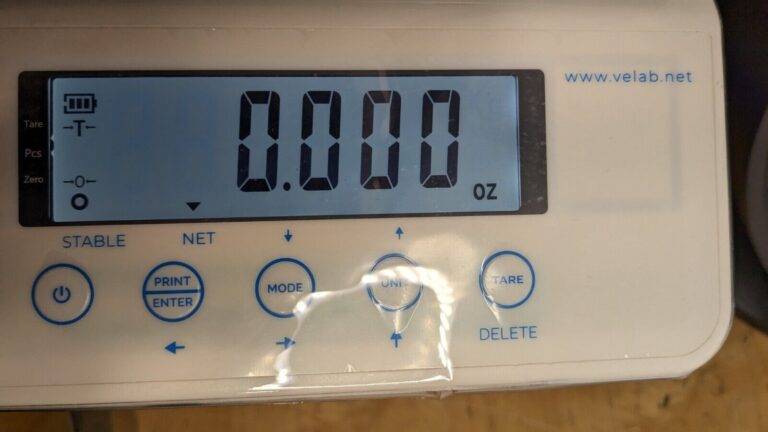Velab Compact Bench Scale 12 kg/25 lb Capacity 110-240V/50-80Hz VE-LCB12