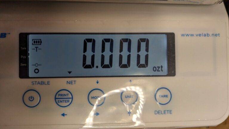 Velab Compact Bench Scale 12 kg/25 lb Capacity 110-240V/50-80Hz VE-LCB12