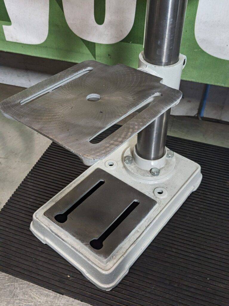 Enco Bench Drill Press 13mm Capacity 5-Speed 740 - 3140 RPM 1/2 HP 115v