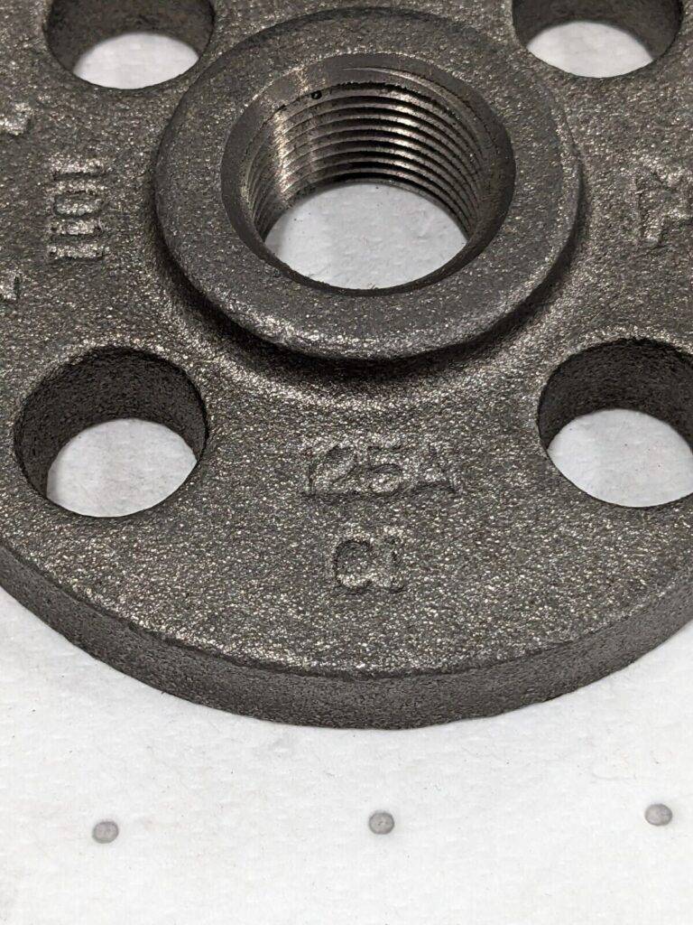 Iron Threaded Pipe Flange 3/4" Pipe, 3-7/8" OD, 5/8" Hub Length Qty 2 0308002005