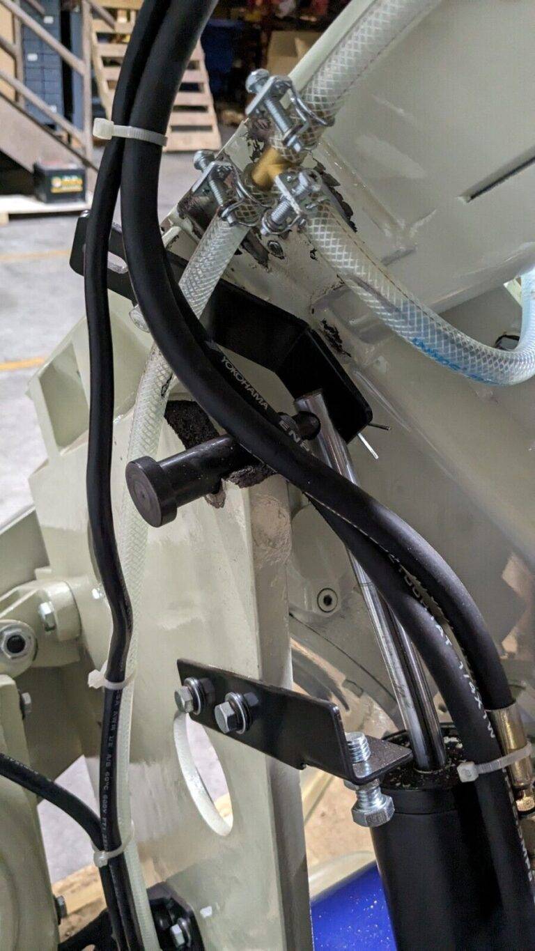 Vectrax Manual Horizontal Bandsaw 10 x 17 Capacity 220/440v 136-2800 Damaged