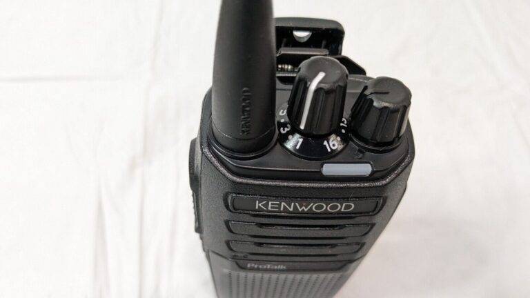 Kenwood ProTalk UHF Two-Way Portable Radio W/O Speaker Microphone NX-P1300 AU K