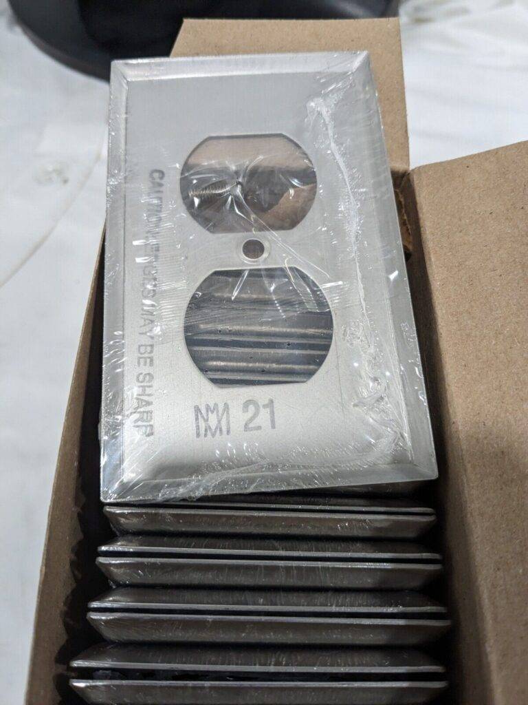 Mulberry 1 Gang Duplex GFCI 302 Stainless Steel Qty 25 41220