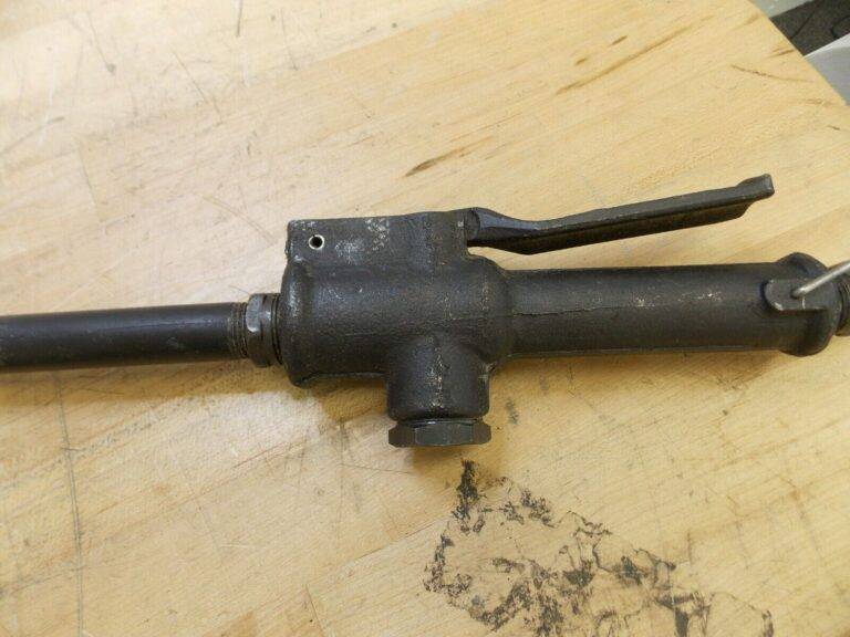 Universal Tool Pneumatic Scaling Hammer 4600 BPM 1-1/8" Stroke UT8630LI REPAIR