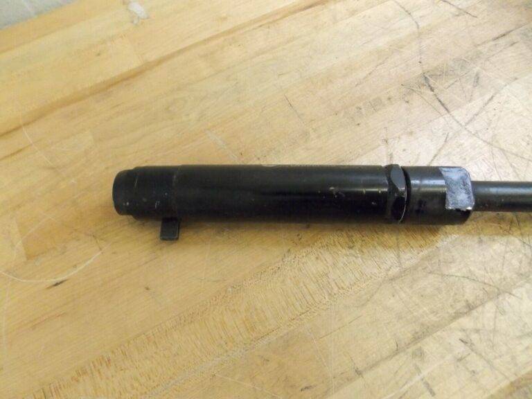 Universal Tool Pneumatic Scaling Hammer 4600 BPM 1-1/8" Stroke UT8630LI REPAIR