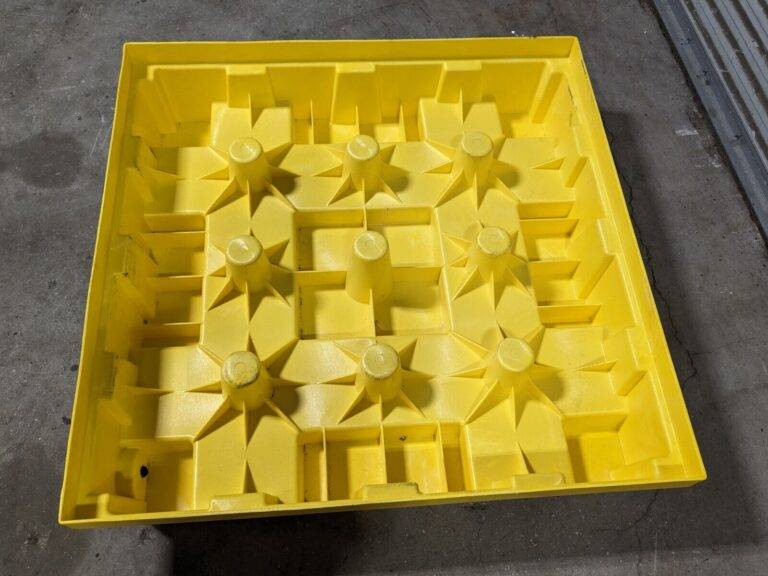 Justrite 4-Drum Plastic Spill Control Pallet w/ Drain 5000 lb Cap MISSING GRATES