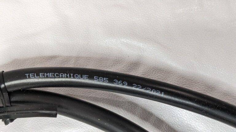 Telemecanique Sensors Limit Switch Metal Roller 11.6mm NO + NC 6A XCMD2502L1