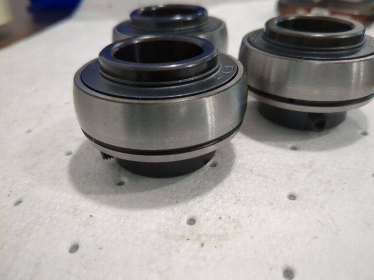 3pk of Insert Bearings Race Width 0.6693in Static Load Capacity 740.0 UC20516G5X