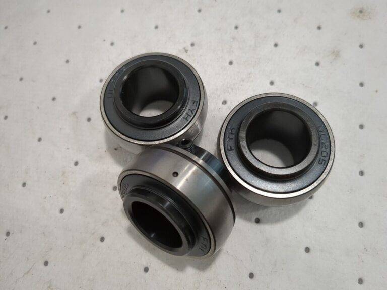 3pk of Insert Bearings Race Width 0.6693in Static Load Capacity 740.0 UC20516G5X