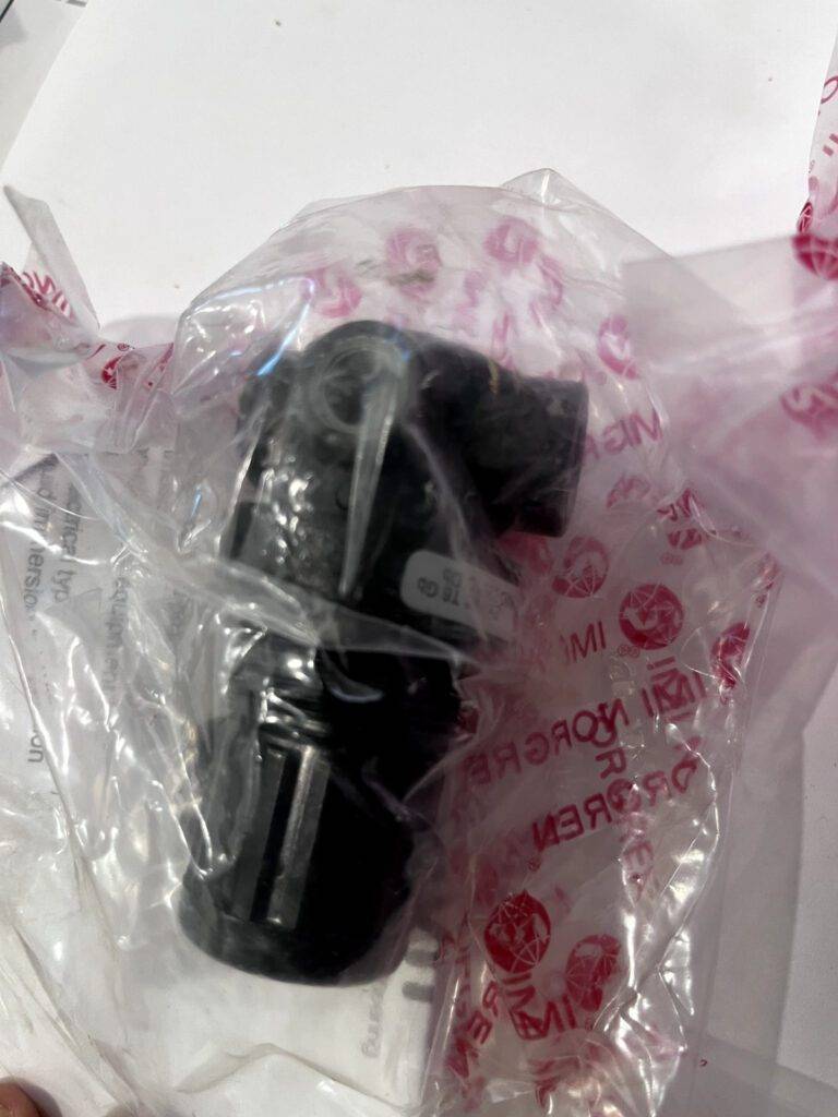 Norgren Compressed Air Regulator: 1/4" NPT, 300 Max psi 3" OAH QTY 2