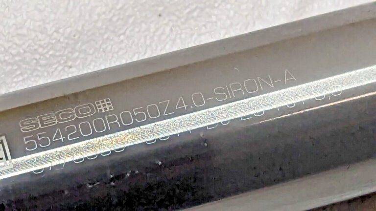 Seco Carbide Corner Radius End Mill 20mm Dia 4FL 554200R050Z4.0-SIRON-A 0267956