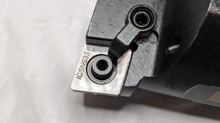 Kennametal Indexable Boring Bar RH 2-1/2" Shank -5 Deg Lead A40VMCLNR6 1096426