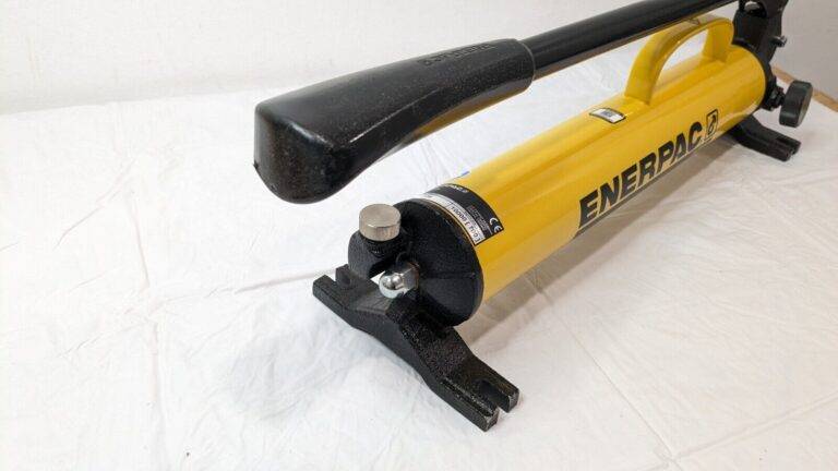 Enerpac Hydraulic Hand Pump 1 Stage 10000/700 BAR PSI P39 DAMAGED