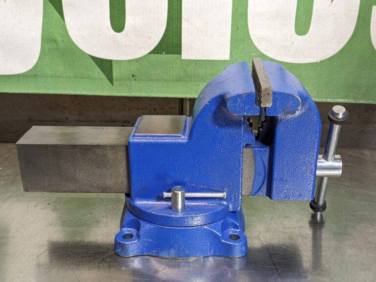 Gibraltar Bench Vise w/ Swivel Base 6" Jaw Width 6" Opening Capacity DAMAGED