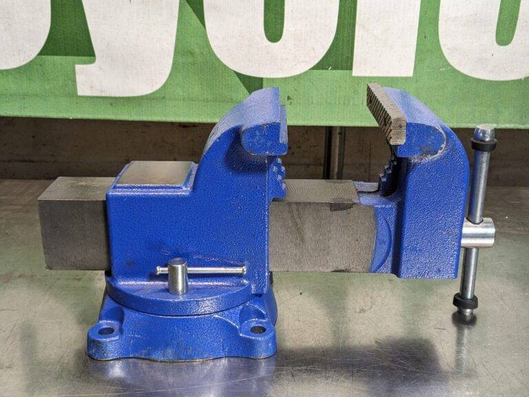 Gibraltar Bench Vise w/ Swivel Base 6" Jaw Width 6" Opening Capacity DAMAGED
