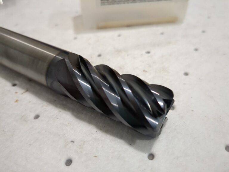 KENNAMETAL Corner Radius End Mill 3/4"Dia 6FL Solid Carbide 4"OAL 5351890