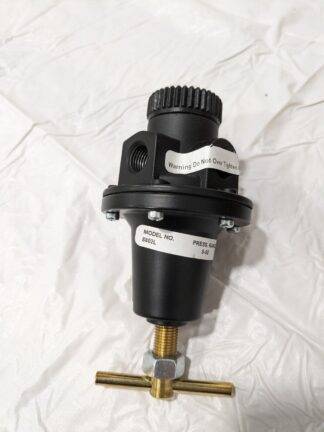 COILHOSE PNEUMATICS Compressed Air Regulator 1/4" NPT 250Max psi Heavy-Duty8802L