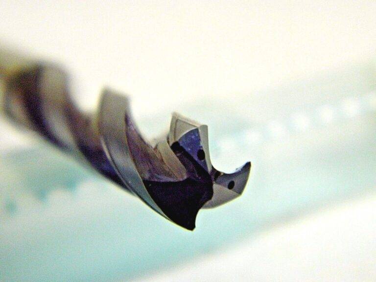 OSG Screw Machine Drill Bit Coolant Through 7.4mm 140° Point Angle 3FL 8660740