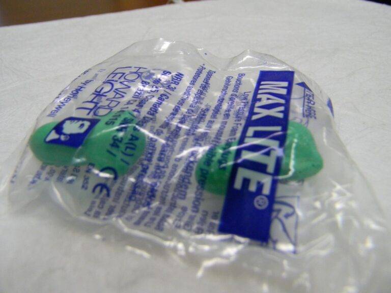 Howard Leight Disposable Uncorded 30 dB Earplugs QTY 200 LPF-1