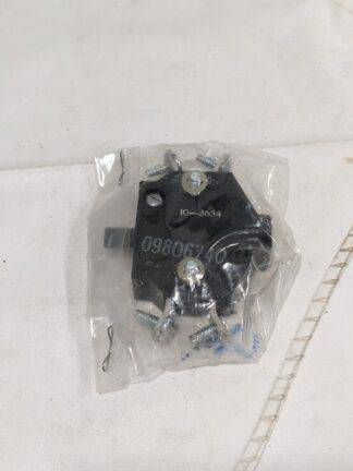 CUTLER HAMMER AUXILIARY CONTACT 3AMP 600VAC 10-3654