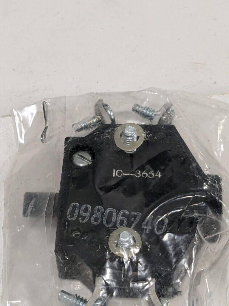 CUTLER HAMMER AUXILIARY CONTACT 3AMP 600VAC 10-3654
