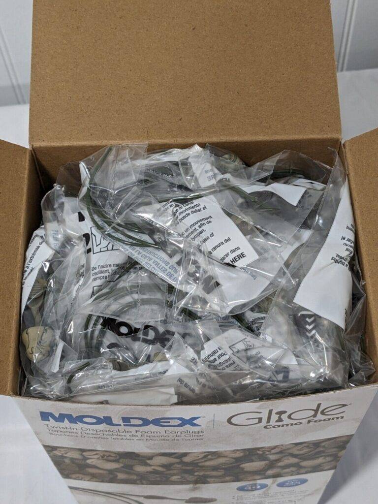 MOLDEX Camo Earplugs: 30 dB, Foam, Bell, Push-In, Corded Qty 100 6946