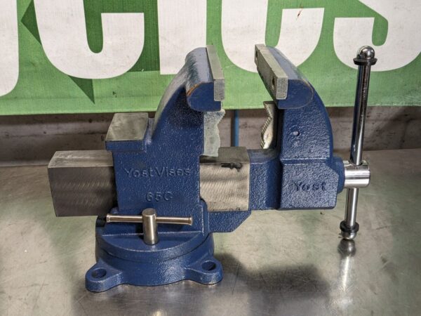 Yost Tradesman Combination Pipe and Bench Vise w/ Swivel Base 6-1/2" Jaw Width