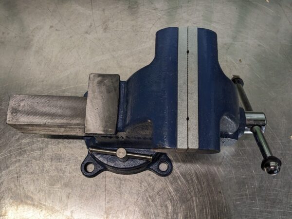 Yost Tradesman Combination Pipe and Bench Vise w/ Swivel Base 6-1/2" Jaw Width