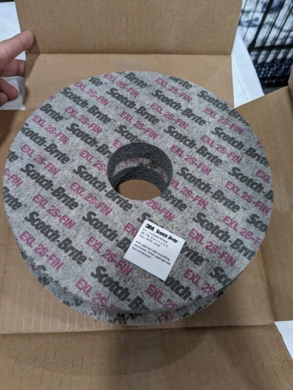 3M Deburring Wheel: 8" Dia, 1" Face Width, 3" Hole, Density 2 Qty 2 7010364567