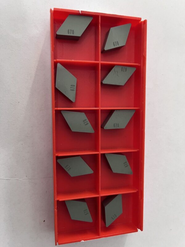 Sandvik Coromant Turning Insert: DNG452T0320 670, Ceramic