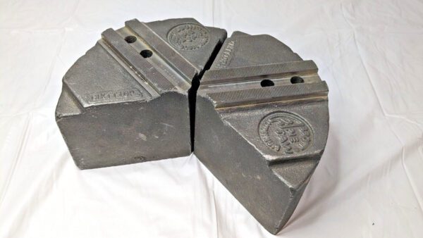 Abbott 2 Piece Serrated Pie Jaws 4" OAH X 60 Degree CIKTT10P1 INCOMPLETE