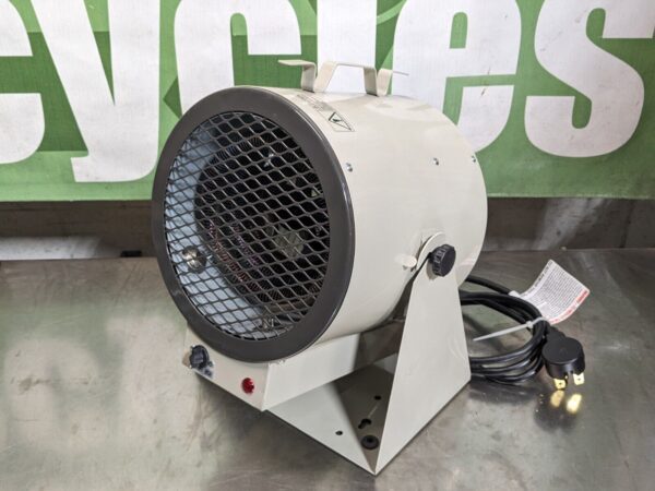 TPI Fan Forced Portable Electric Heater 19110 BTU Max. 240/208v HF686TC