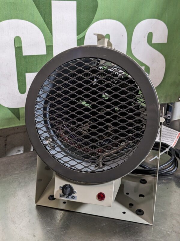 TPI Fan Forced Portable Electric Heater 19110 BTU Max. 240/208v HF686TC