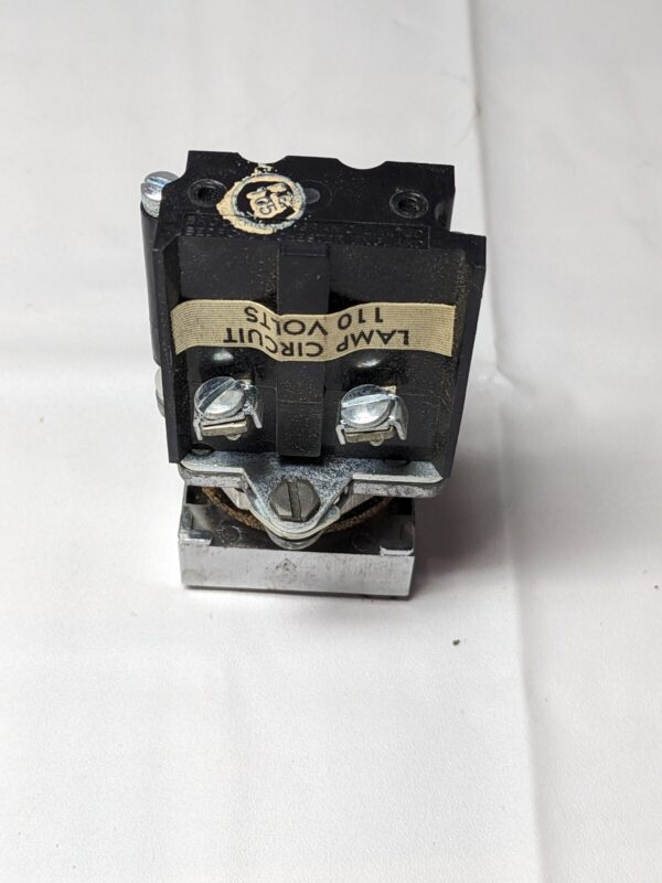 CUTLER-HAMMER,COMPACT PUSHBUTTON WITH INDICATOR LIGHT 120V 50/60HZ E30DA