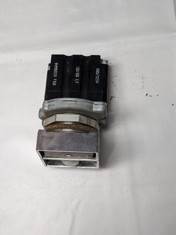 CUTLER-HAMMER,COMPACT PUSHBUTTON WITH INDICATOR LIGHT 120V 50/60HZ E30DA