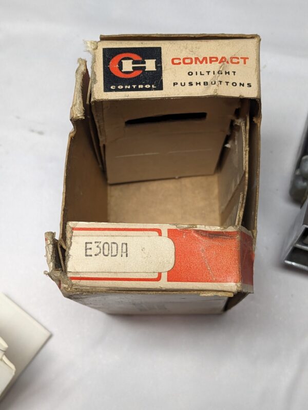 CUTLER-HAMMER,COMPACT PUSHBUTTON WITH INDICATOR LIGHT 120V 50/60HZ E30DA