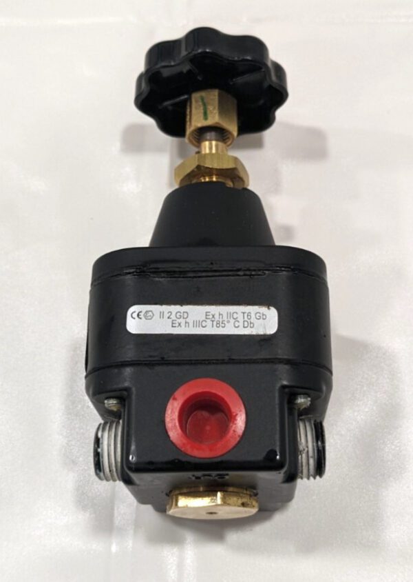 NORGREN Compressed Air Regulator 1/4" NPT, 150 Max psi 11-018-100
