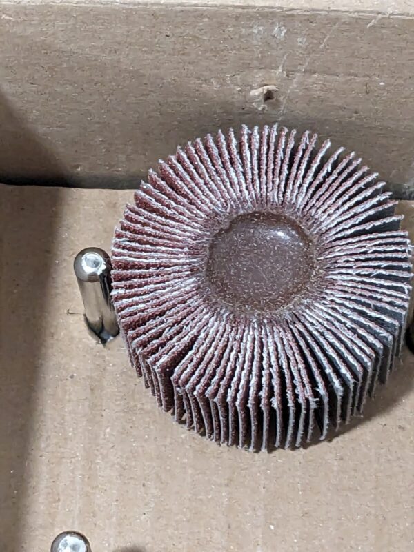 CGW Mounted Flap Wheel: 2" Dia, 1" Face Width, 60 Grit Qty 8 39932