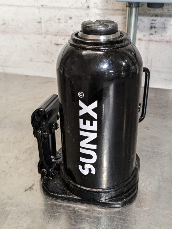 Sunex Hydraulic Bottle Jack 20 Ton Capacity 9-1/2" - 18" Height Range 4420