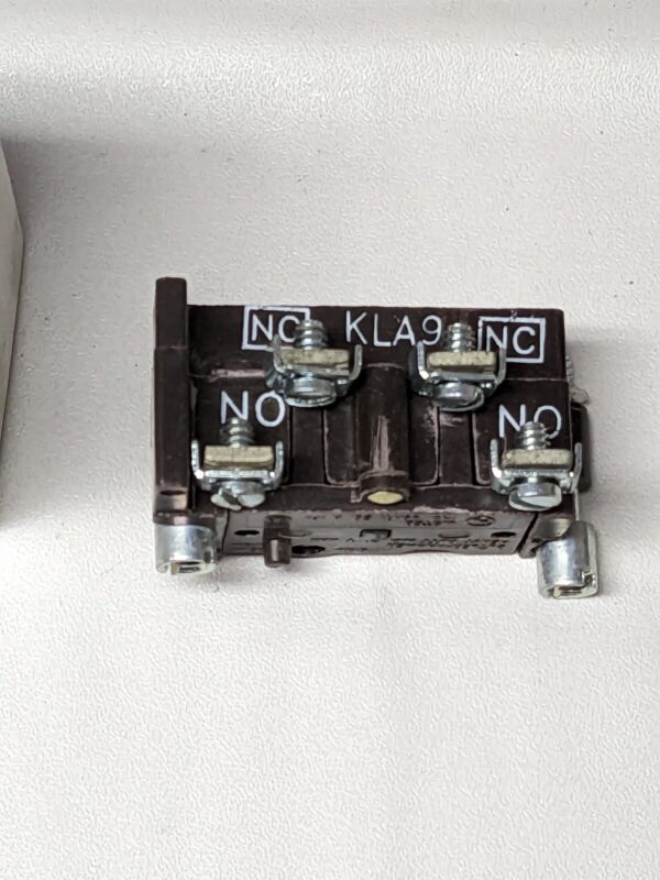 Cutler Hammer Contact Block Series A3 E30KLA9
