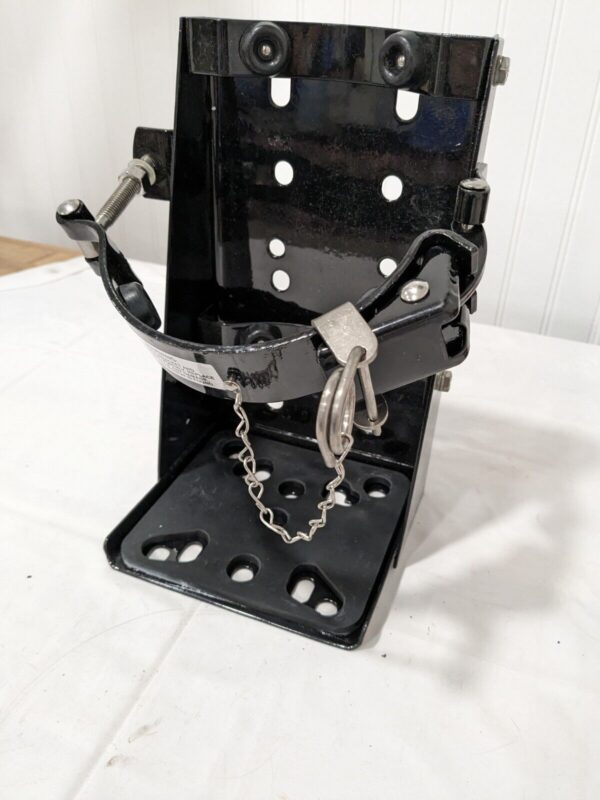 KIDDE Fire Extinguisher Mounting Bracket, Steel, For 10 lb Tank Weight 366242