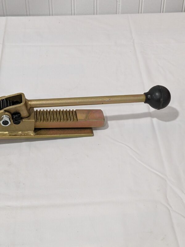 Flooring Jack Professional Hardwood Flooring Jack and Positioning Tool for Wood