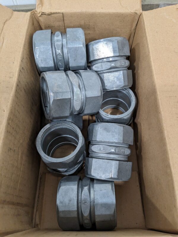 T&B Conduit Coupling: For EMT, Die Cast Zinc, 1-1/2" Trade Size Qty 10 TK215SC