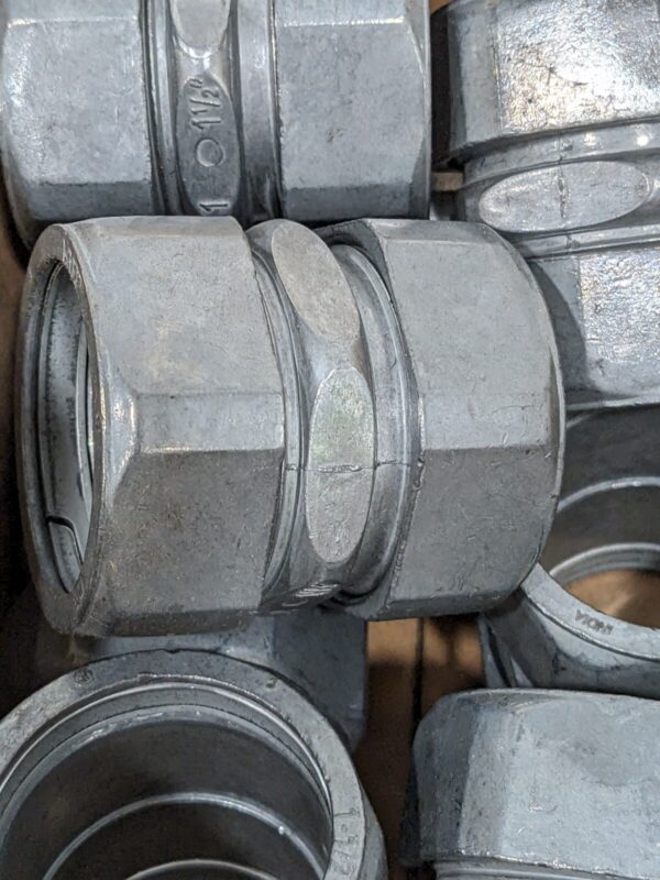 T&B Conduit Coupling: For EMT, Die Cast Zinc, 1-1/2" Trade Size Qty 10 TK215SC