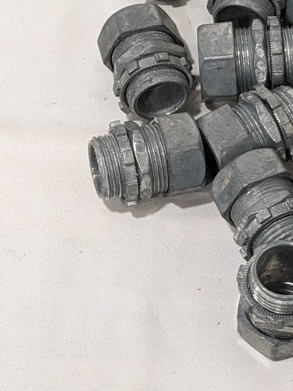 T&B Conduit Connector: For EMT, Die Cast Zinc, 1/2" Trade Size Qty 20 TC211SC