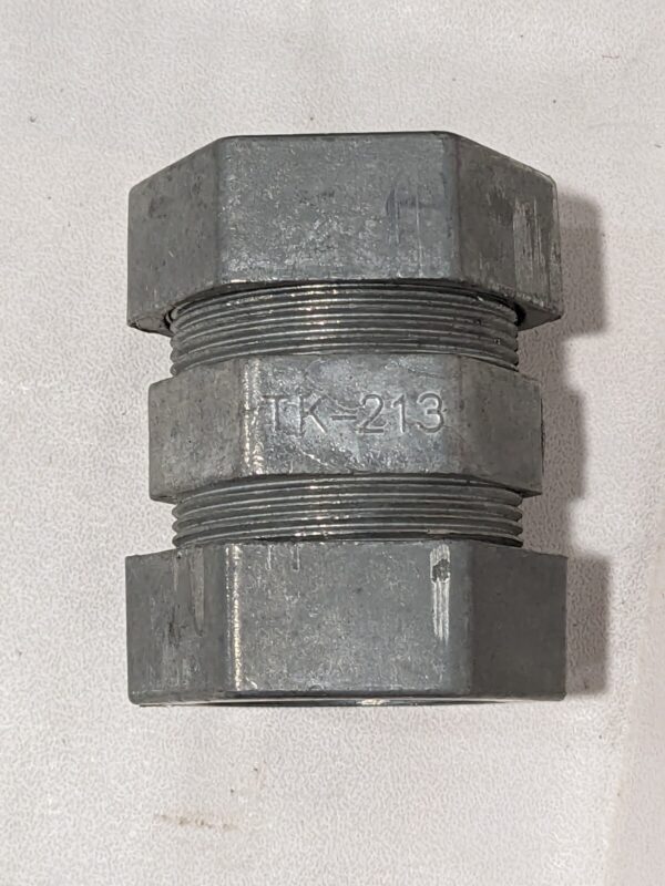 Thomas & Betts 1" Compression Coupling, Zinc Die Cast Qty 5 TK-213