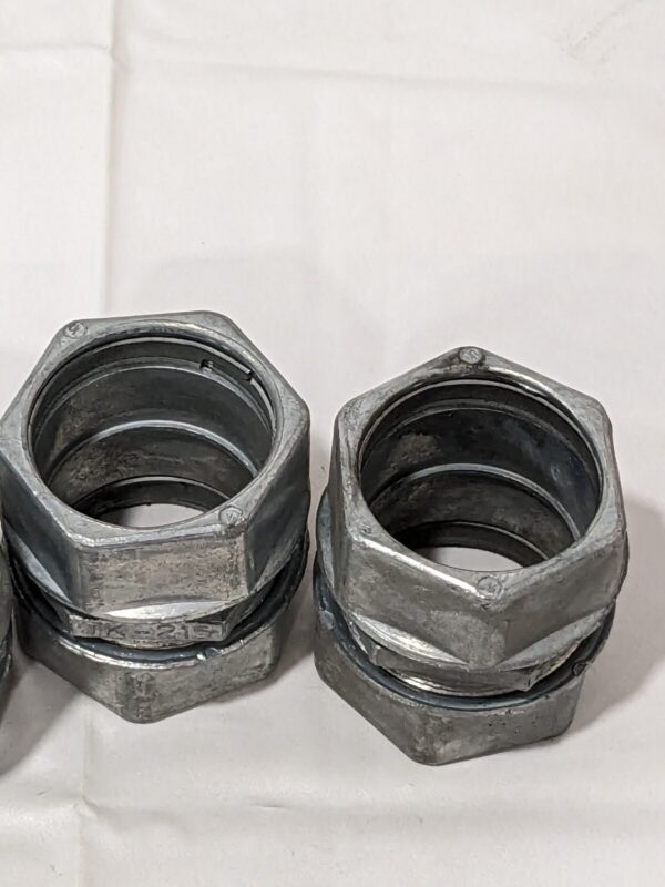 Thomas & Betts 1-1/2" Electrical Tubing Compression Coupling Qty 3 TK-215