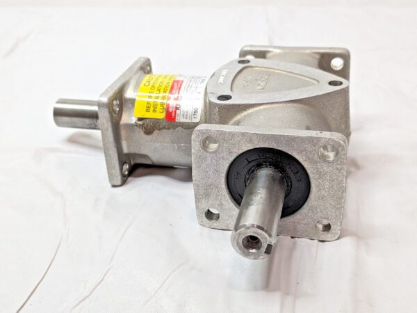 Boston Gear 2-Way Shaft Spiral Bevel Gear Drive 1:1 2.19 Input HP RA1021