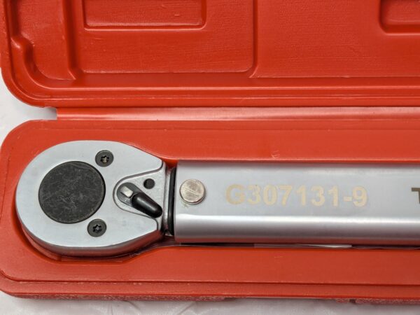 TEKTON Micrometer Torque Wrench 1/2" Drive 25-250 Ft-Lb Range 24340