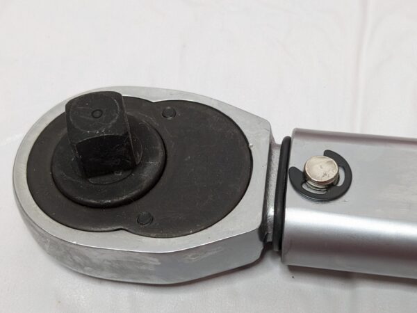 TEKTON Micrometer Torque Wrench 1/2" Drive 25-250 Ft-Lb Range 24340